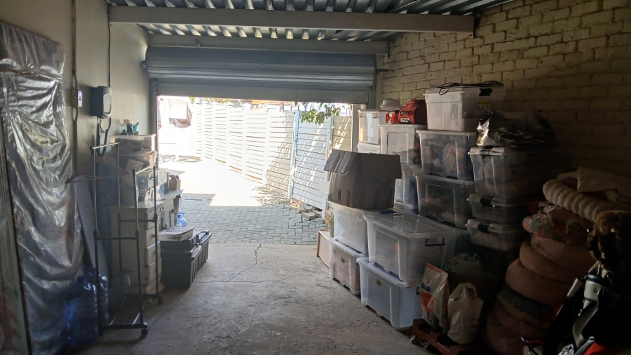 2 Bedroom Property for Sale in Langenhovenpark Free State